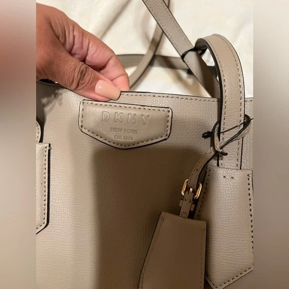 DKNY tote bag - Picture 4 of 11